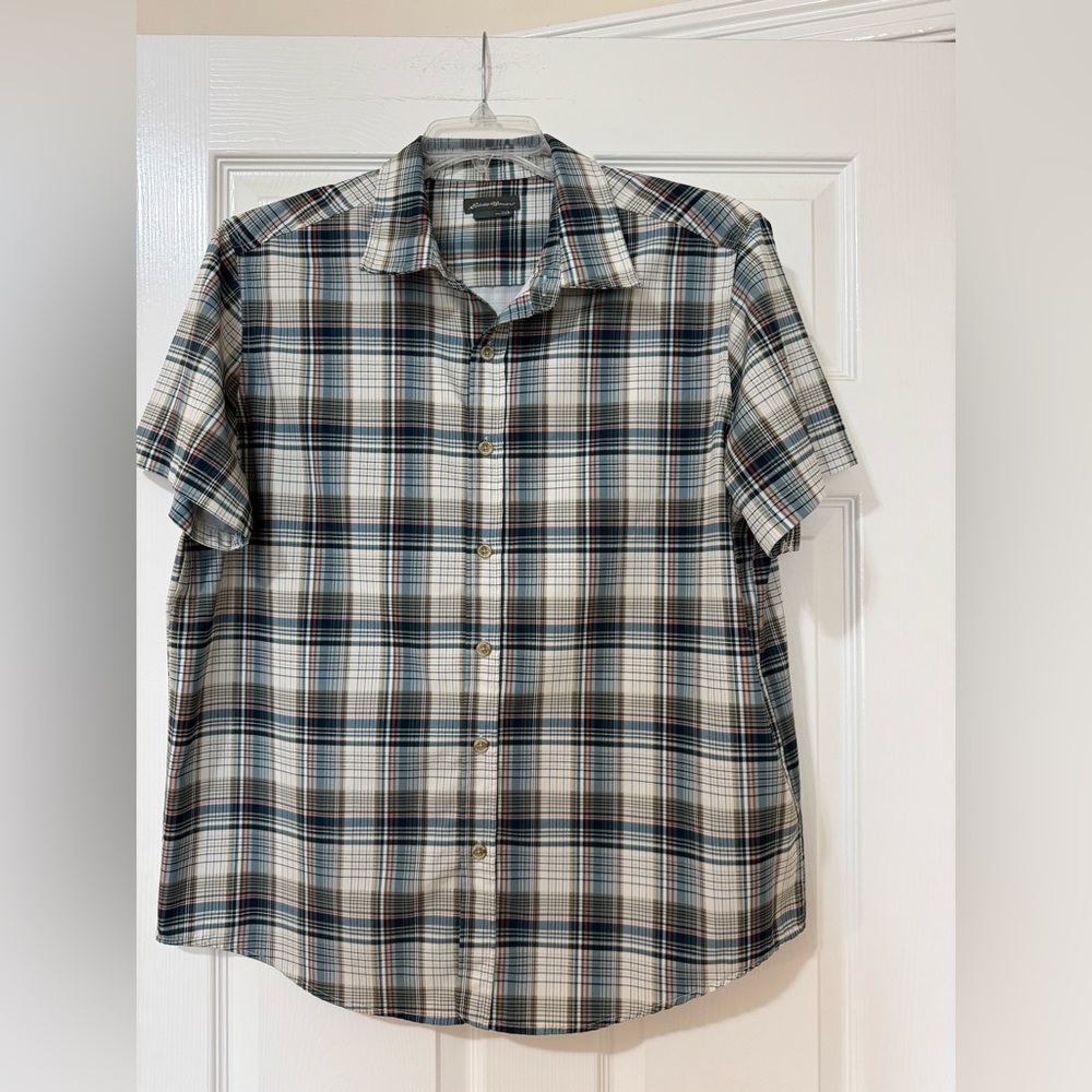 Eddie Bauer Men’s Short Sleeve Button Up Shirt Green Plaid Stretch Size Large